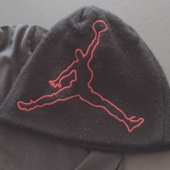 Nike Jordan jersey and hat - Picture 2 of 3